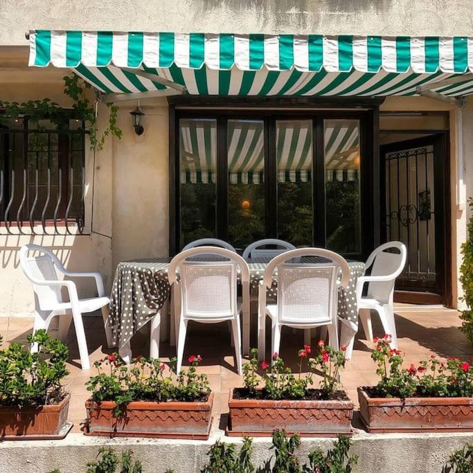 Charmant Rez De Villa Climatise Renove, 90M2 Avec Parking Cassis Exterior foto